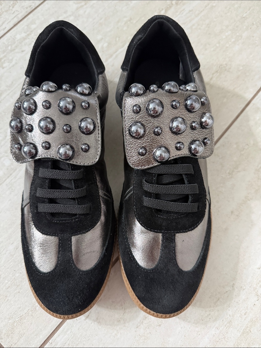 Chocolate Blu Women’s Black and Silver Stud-Embellished Fashion Sneakers size 8